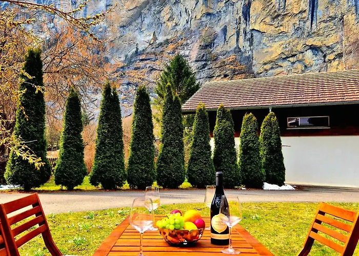 Bellevue Beautiful Waterfall View And Garden Lauterbrunnen